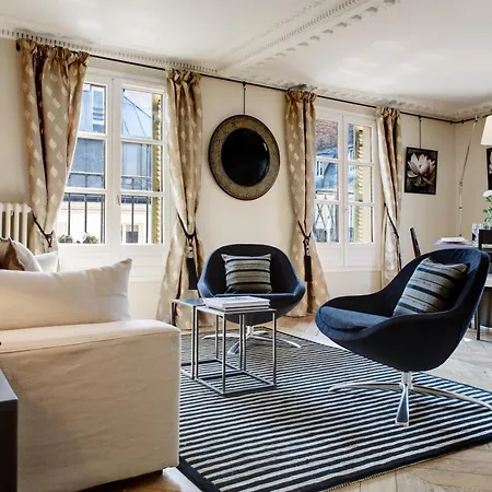 Apartment Louvre Design Paris