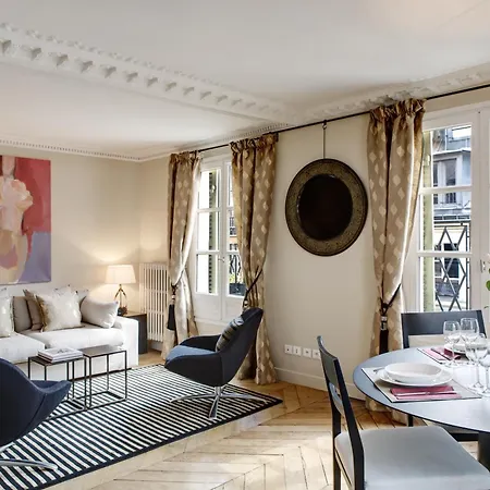 Apartment Louvre Design Paris