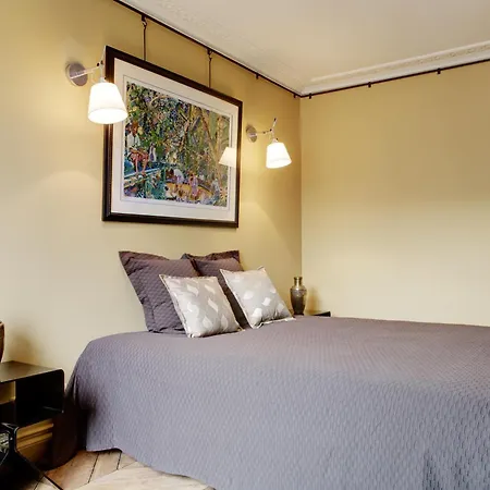 Louvre Design Apartment Paris