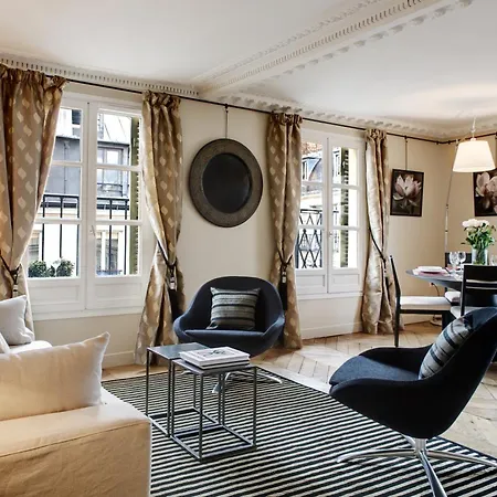 Louvre Design Apartment Paris