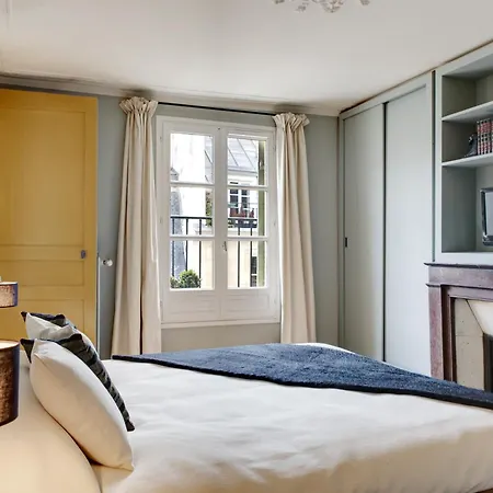 Louvre Design Apartment *